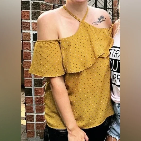 Off Shoulder Top - Picture 5 of 5